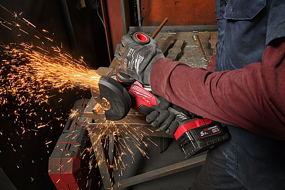 ����� ����� ����� FUEL ������� Milwaukee M18 FSAG115X